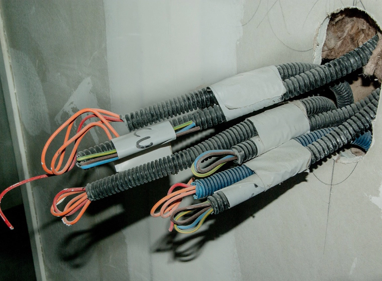 newly installed wires in a constrution site